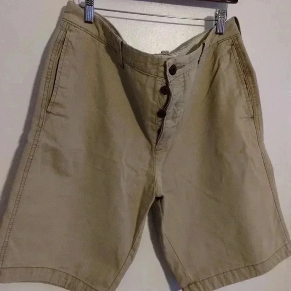 Hollister Khaki button fly - Picture 1 of 5